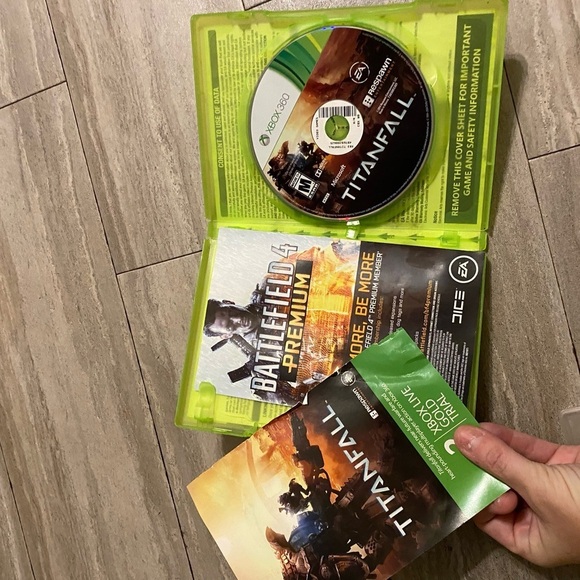 Set Lot Enslaved Odyssey To The West  Titanfall Mass Effect 2 Microsoft Xbox 360 - Picture 3 of 4